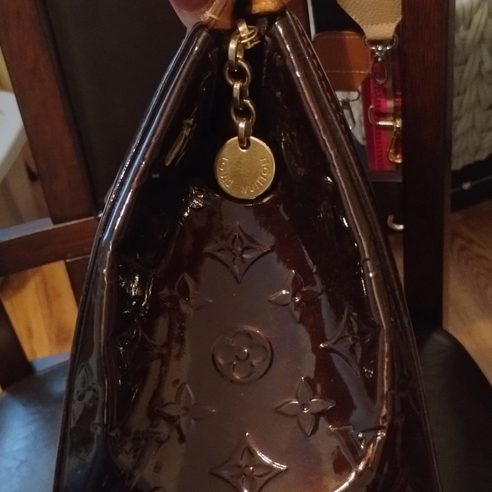 Louis Vuitton Brea Amarante Vernis MM Crossbody Bag DR0153 - Picture 8 of 13